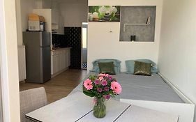 Magnifique Studio au 2ème étage, à proximité de la gare du midi!